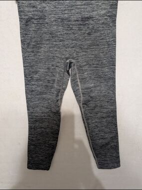 Under Armour Women's Grey Heather Performance Leggings Size Medium